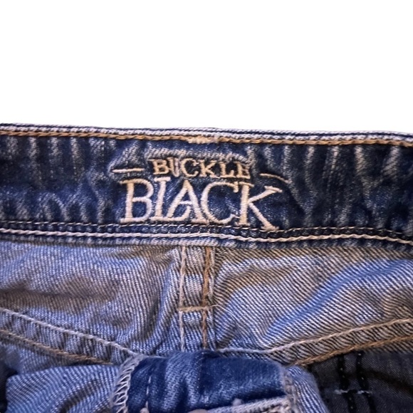 𝅺BUCKLE Black Denim Blue Shorts w/Embroidery Stitching Detailing & Raw Hem - Picture 4 of 7